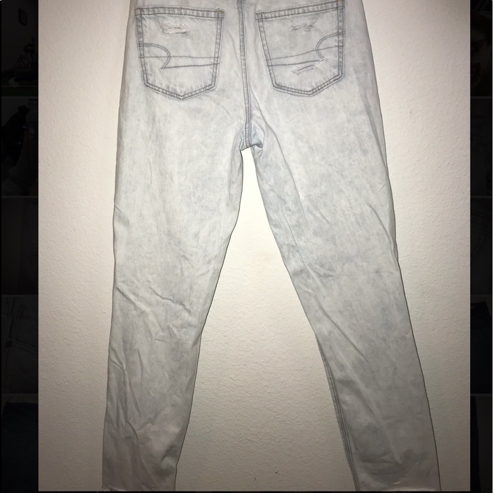 American Eagle Denim Mom Jeans